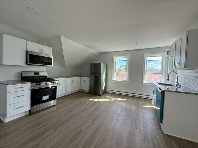 Building Photo - 52 Erastus St