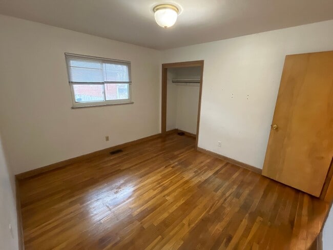 Building Photo - 781-783-783 S Kellner Rd