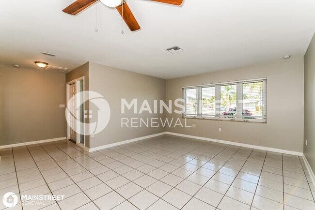 Foto del edificio - 11300 Orange Blossom DR, Bonita Springs, F...