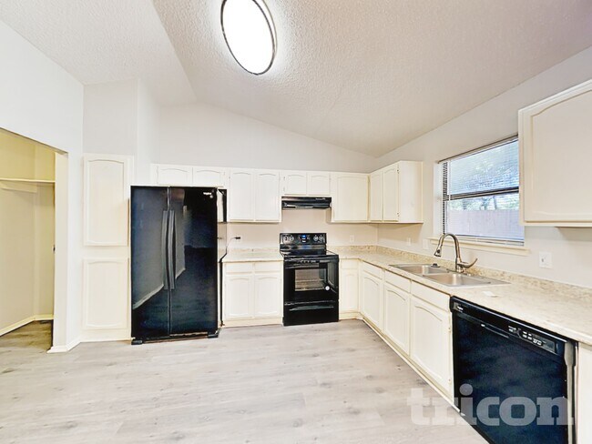 Building Photo - 1401 Timbercrest Dr