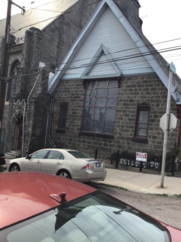 Building Photo - 3849 Terrace St