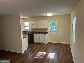 Building Photo - 12102 Wilderness Park Dr
