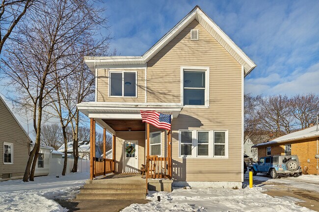 Foto del edificio - 237-2 Ives Ave SW