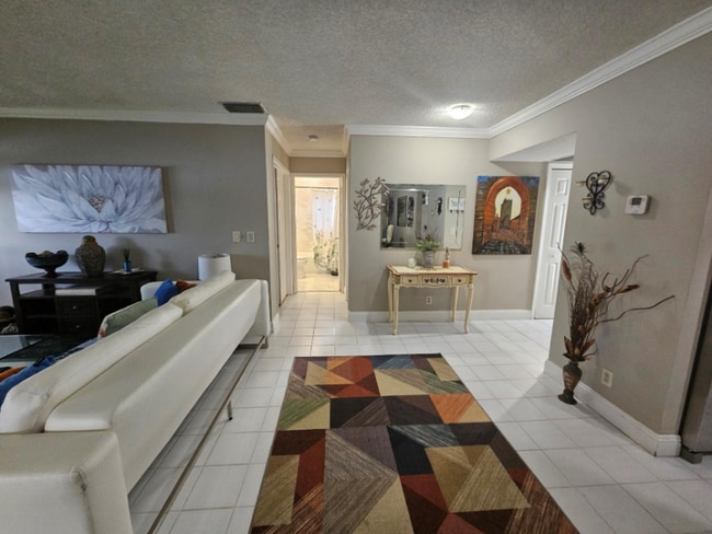 Foto del edificio - 1913 Carambola Cir S