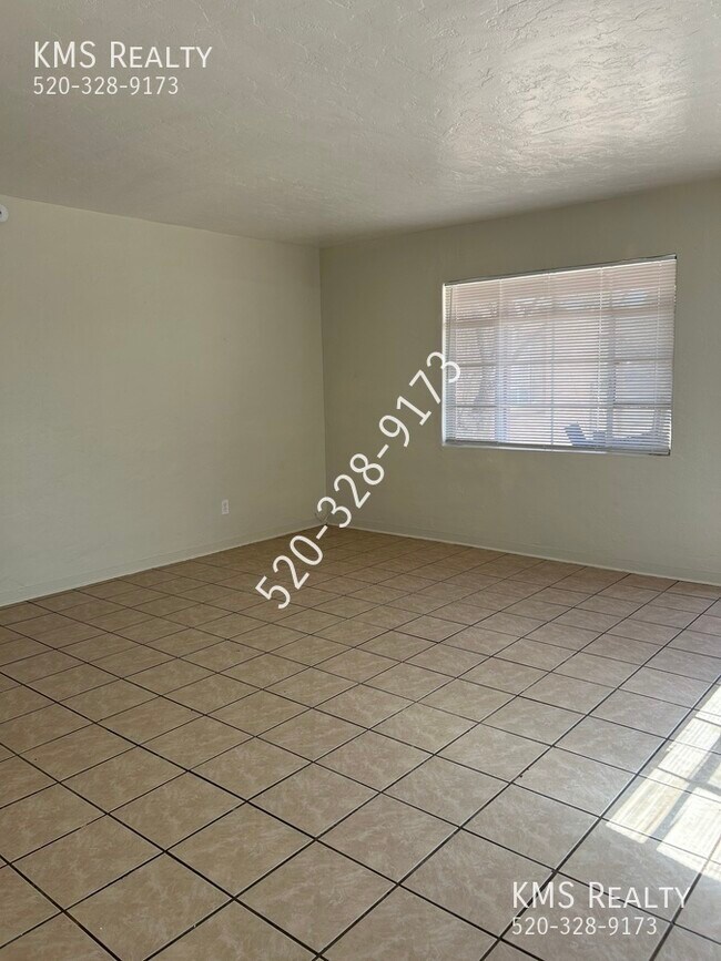 Foto del edificio - 4612 E 20th St