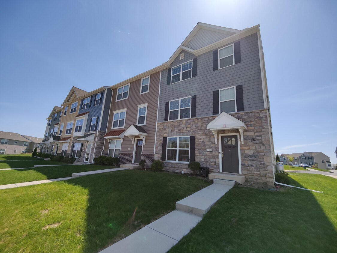 5500 Laurel Valley Ln, Enola, PA 17025 Townhome Rentals in Enola PA