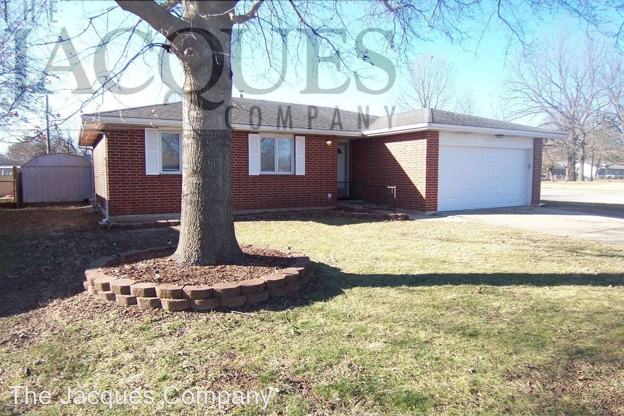 Primary Photo - 1405 S St Marys Ave