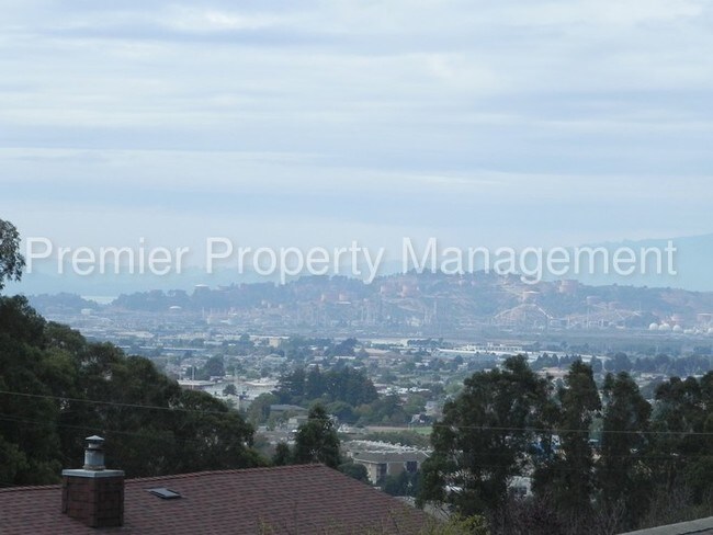 Building Photo - Super Nice Flat Located in San Pablo Hills