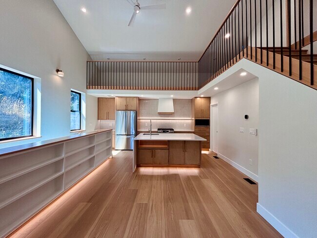 Foto del edificio - 2159 Ash St