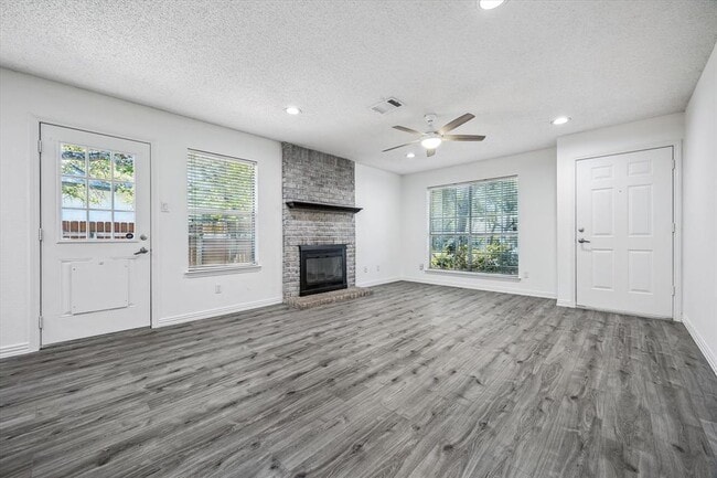 Building Photo - 3204 Blazing Star Trail