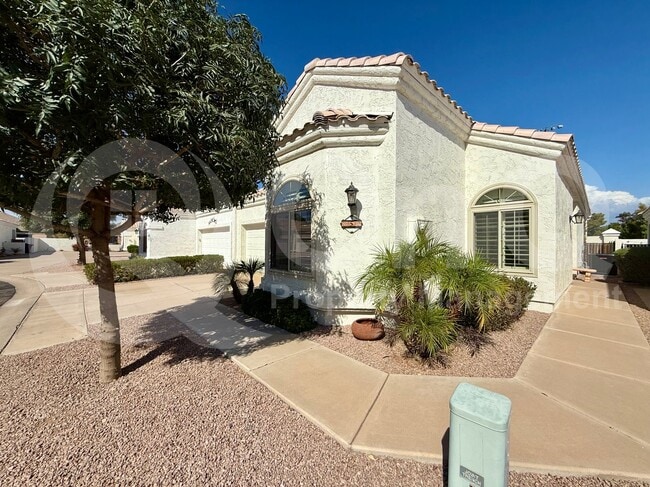 Photo - 320 S 70th St House