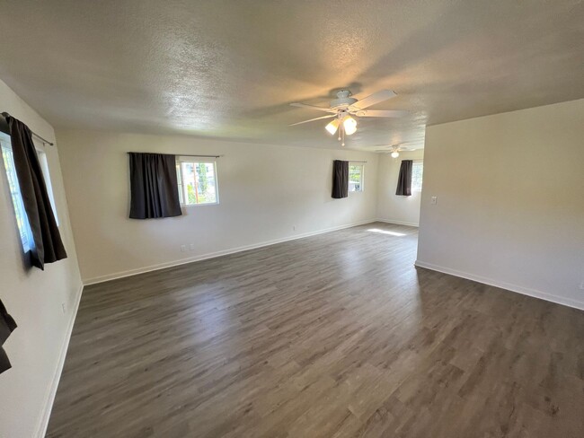 Building Photo - Charming 3 bedroom home in Manoa for $4,20...