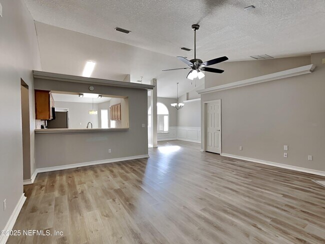 Foto del edificio - 2968 Majestic Oaks Ln