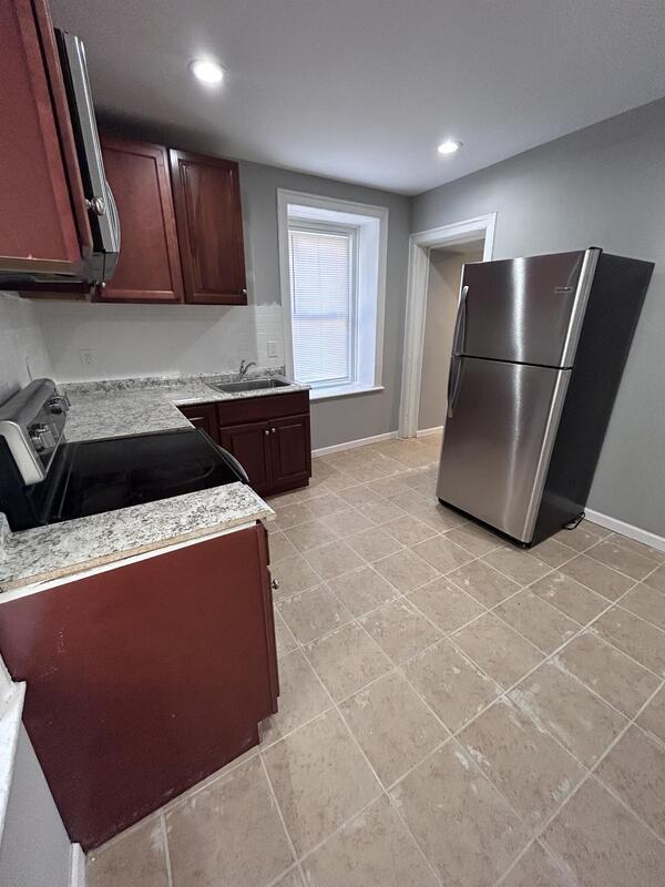 Foto del edificio - 1221 Lindley Ave