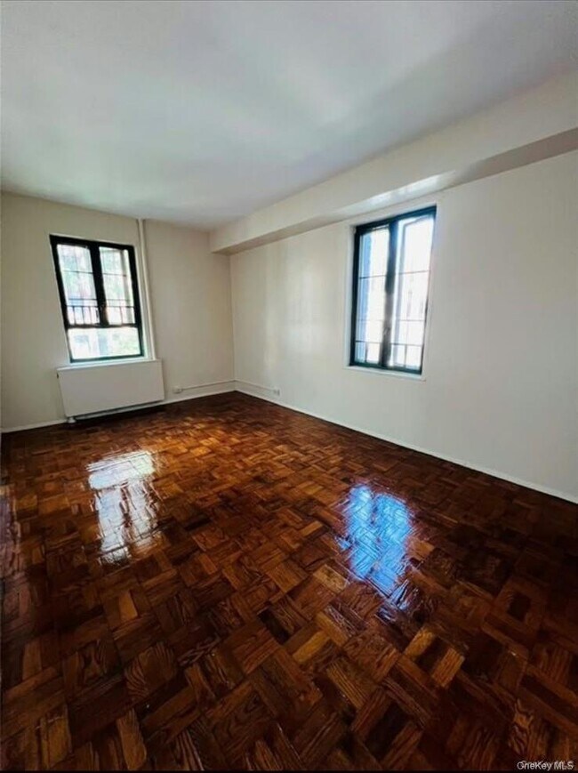 Foto del edificio - 2033 McGraw Ave
