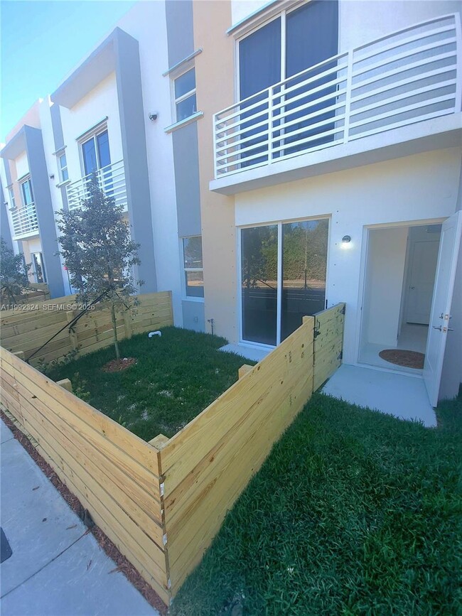 Building Photo - 24600 SW 129th Ave