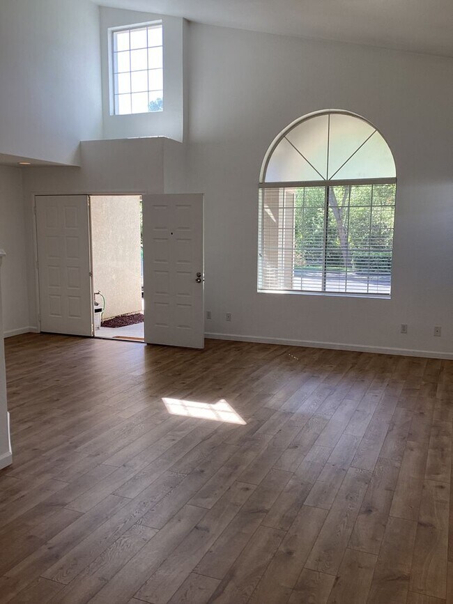 Foto del edificio - Pristine Glen Ellen Home