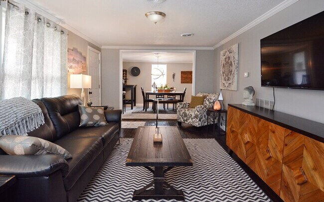 Foto del edificio - FURNISHED / ALL UTILITIES INCLUDED MONTHLY RENTAL RANCH HOME