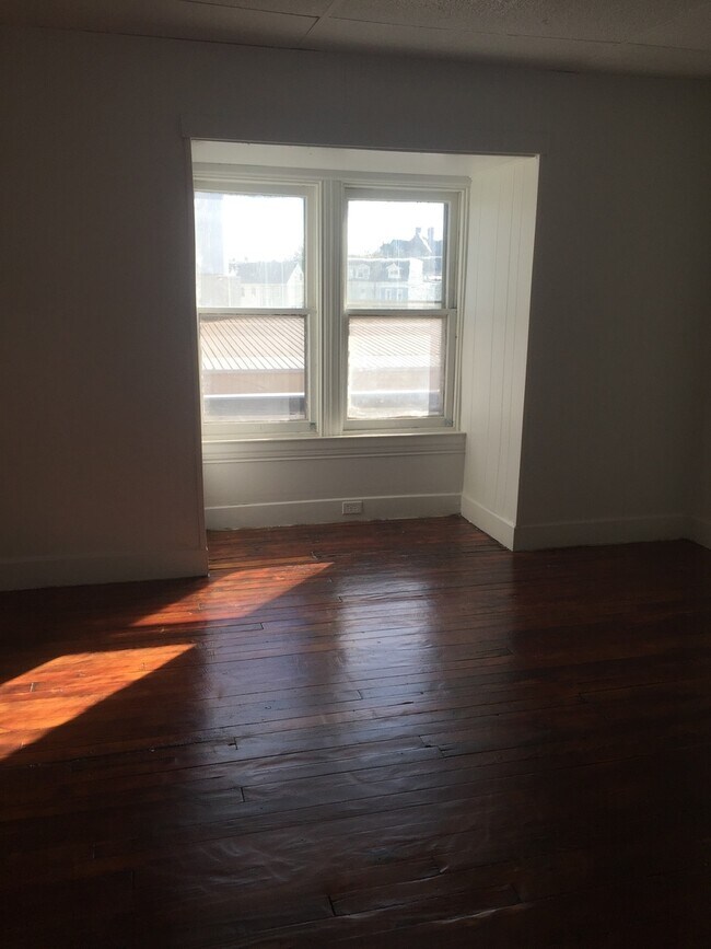 Foto del edificio - 5 Bedroom Home For Rent! York City SD