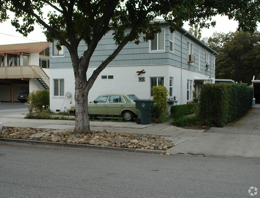 Foto del edificio - 474-480 Margarita Ave
