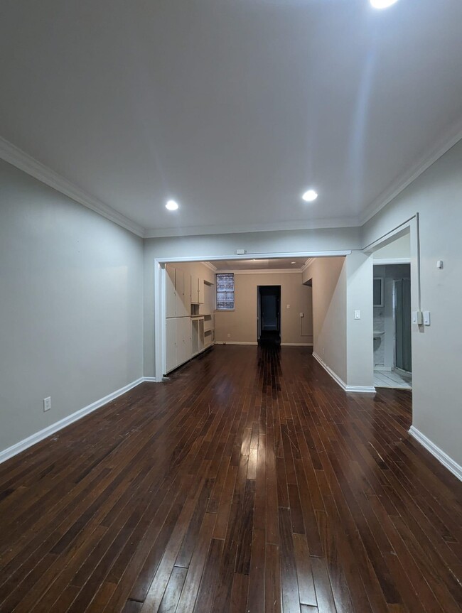 Building Photo - 681 Bergen Ave