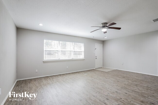 Foto del edificio - 3607 Dawnwood Dr