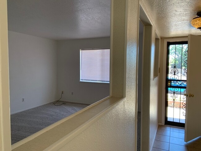 Foto del edificio - 12809 Mountain View Ave NE