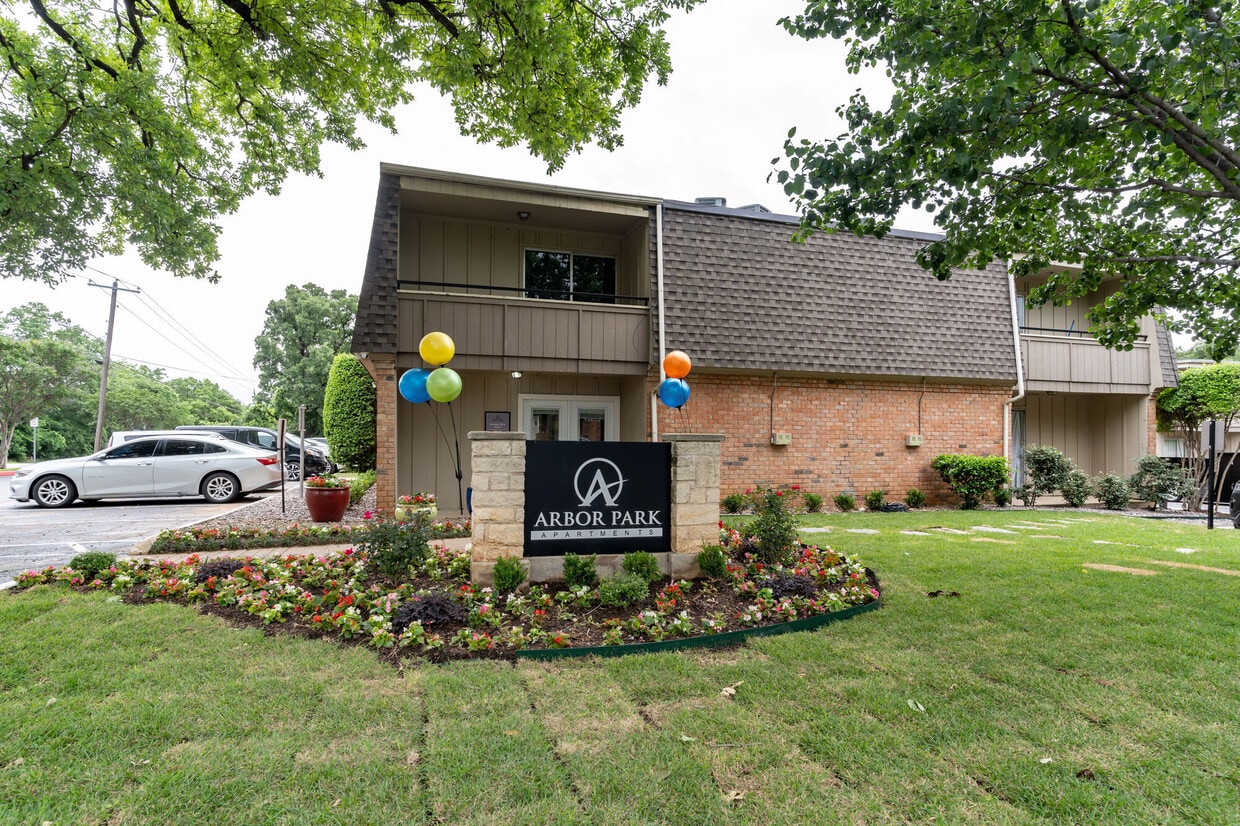 Primary Photo - Arbor Park Apartments