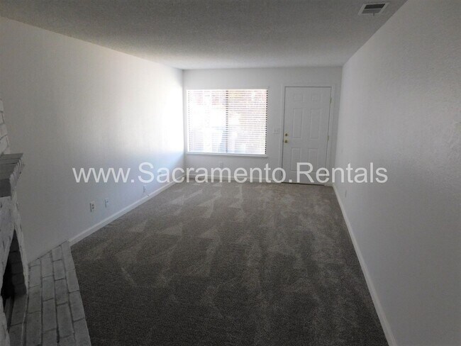 Foto del edificio - Spacious 2bd/2ba Fair Oaks Duplex with Garage