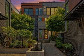 Building Photo - 3810 California Ave SW