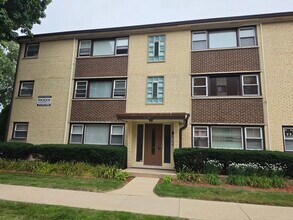 Building Photo - 965 S Cora St