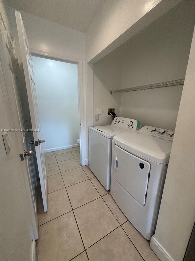 Foto del edificio - 820 NW 2nd Ave