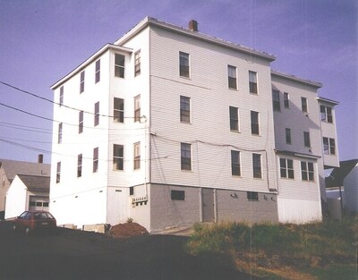 Building Photo - 10 Middle St
