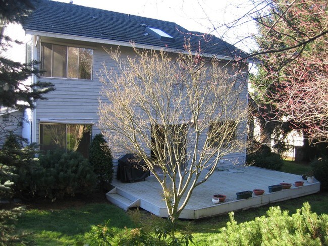 Terraza trasera - 16122 70th Ave NE