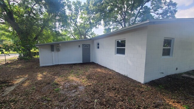 Building Photo - 106 N 40th St