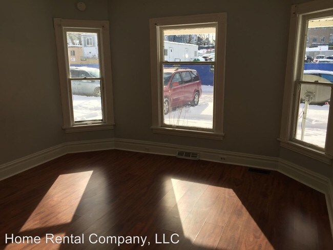 Building Photo - 3 br, 1 bath House - 315 Trowbridge NE