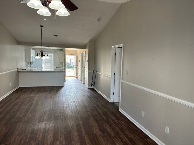 Foto del edificio - 403 Regency Park Drive