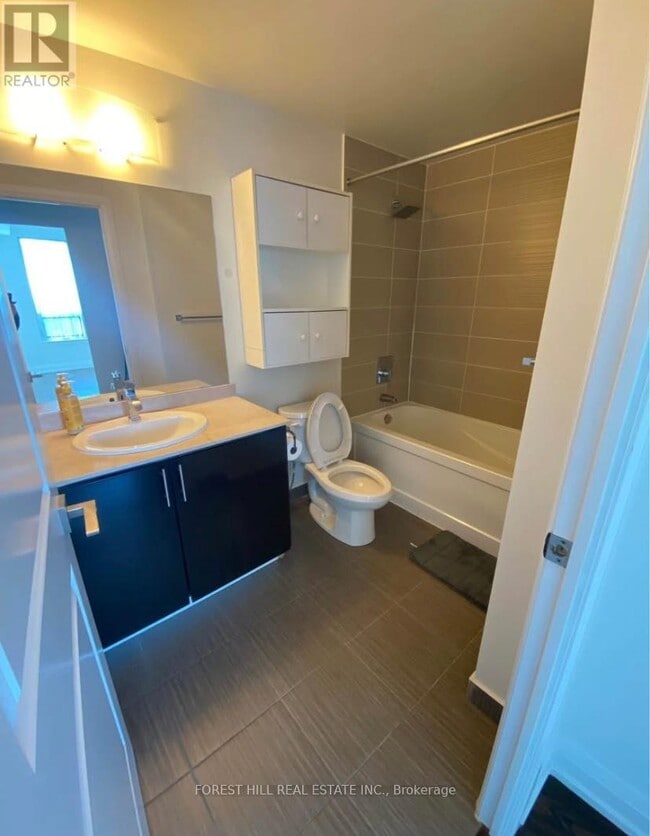 Building Photo - 7161 Yonge St