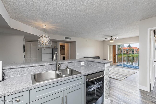 Foto del edificio - 1205 Wildwood Lakes Blvd