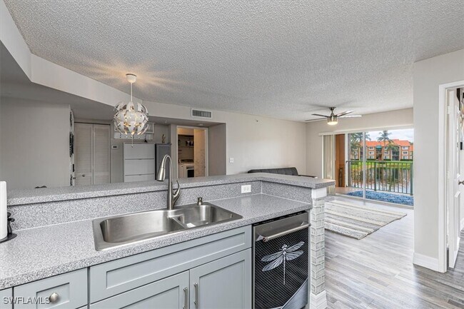 Building Photo - 1205 Wildwood Lakes Blvd