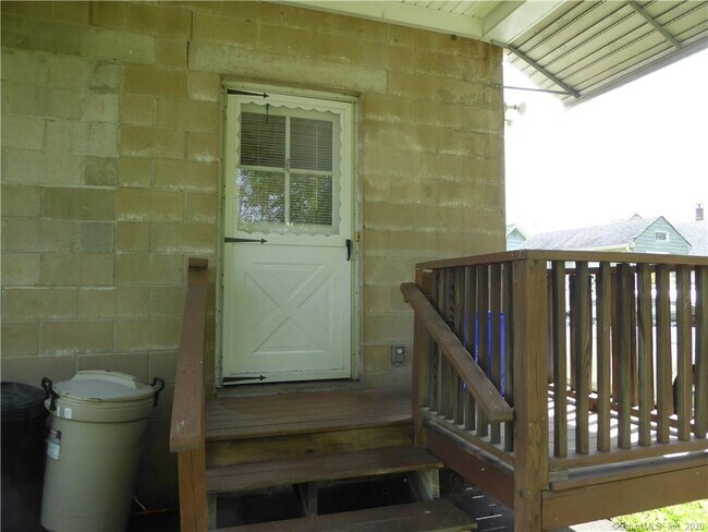 Building Photo - 11 Hamre Ln