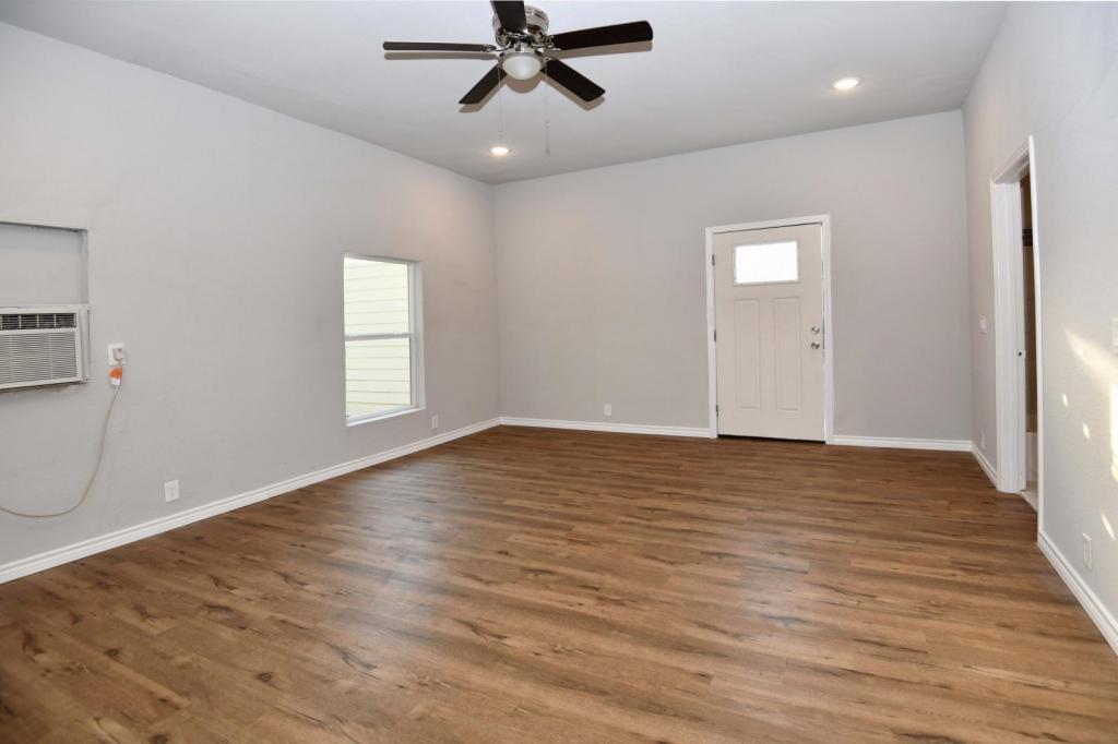 Foto principal - 814 N Kentucky St