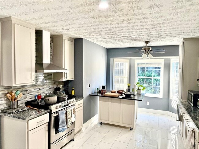 Building Photo - 3310 Stratton Ln