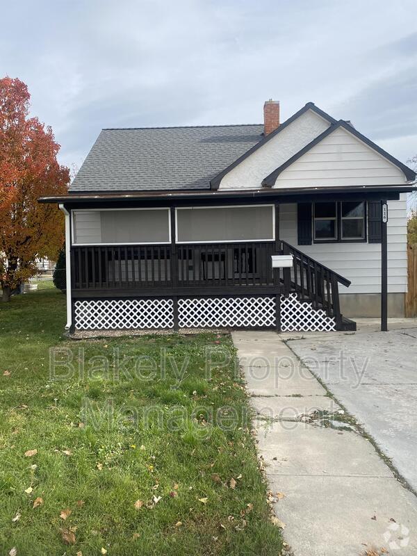 Building Photo - 116 Fern St