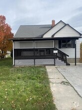 Building Photo - 116 Fern St