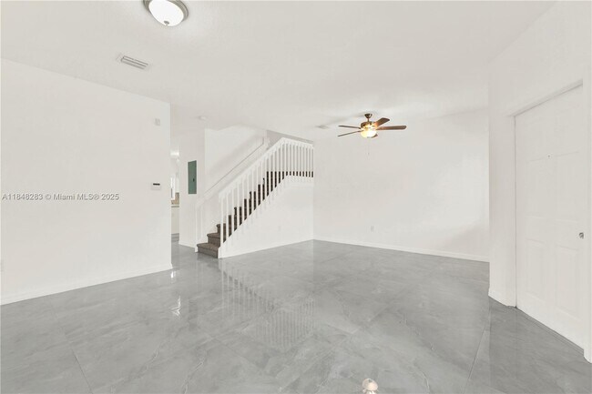 Foto del edificio - 1637 SE 30th St