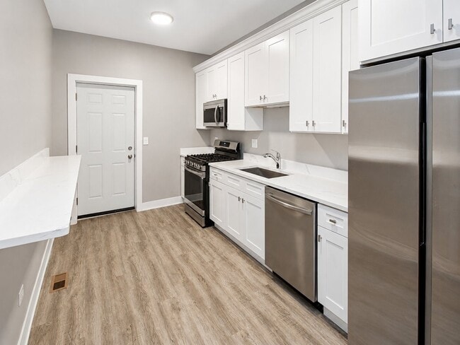 Building Photo - 5310 S Harper Ave
