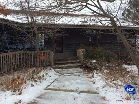 Primary Photo - 499 Quinlan Ave N