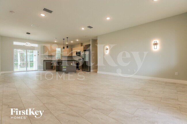 Foto del edificio - 4391 Cuthbert Ave