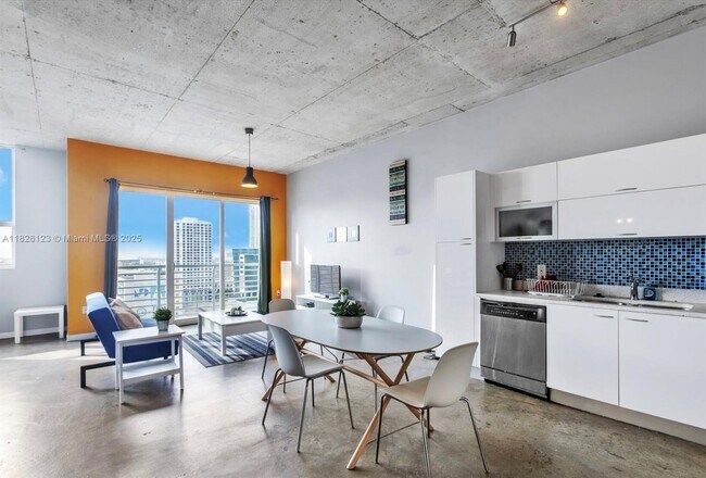 Foto del edificio - 133 NE 2nd Ave